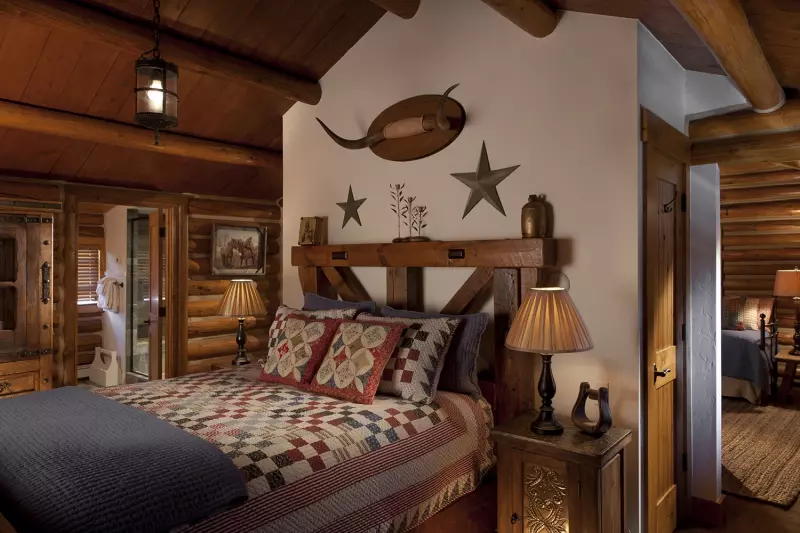 2 Bedroom Jo's Cowgirl Cabin