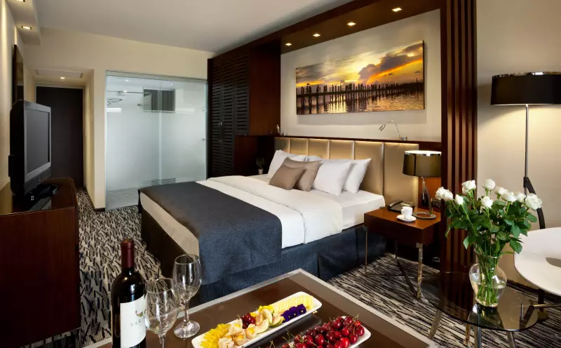 Club Sea View Room