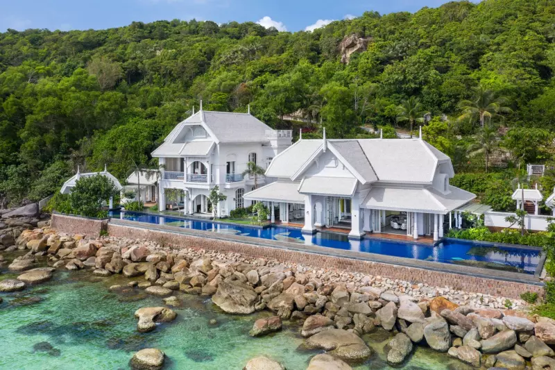 7 Bedroom Lamarck House 