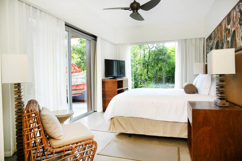 Habitat Superior Suite